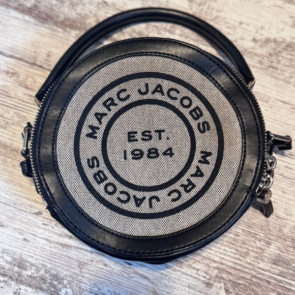 Marc Jacobs Black and Gray round sling‎ Bag with Modern Design - Picture 1 of 14